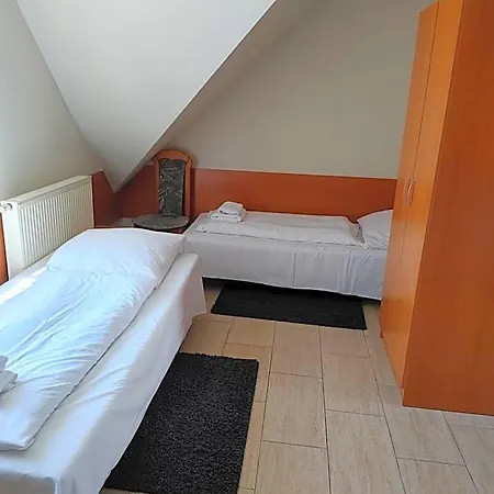 Gorecki 3*